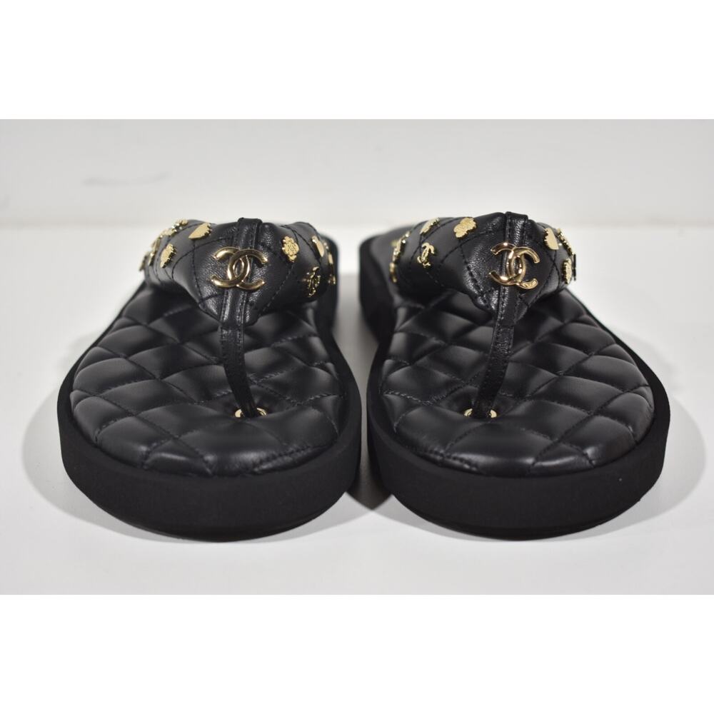 Chanel 23P Black Quilted Charms Padded Pool Thong Logo Slide Mule Flat Sandal 40 - Picture 6 of 12